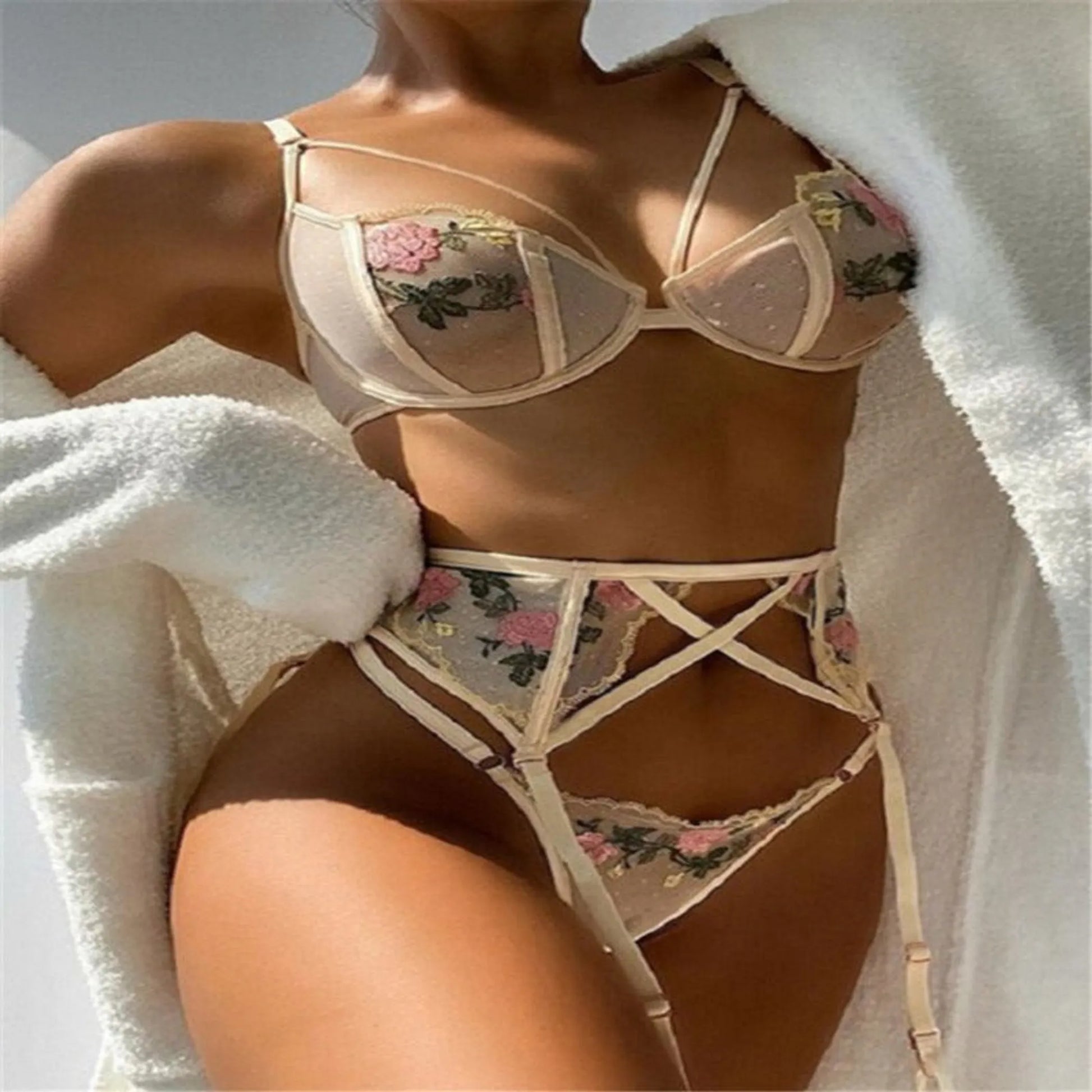 La Belle Fantastique sexy bridal mesh embroidery lingerie 3-piece set, product photo